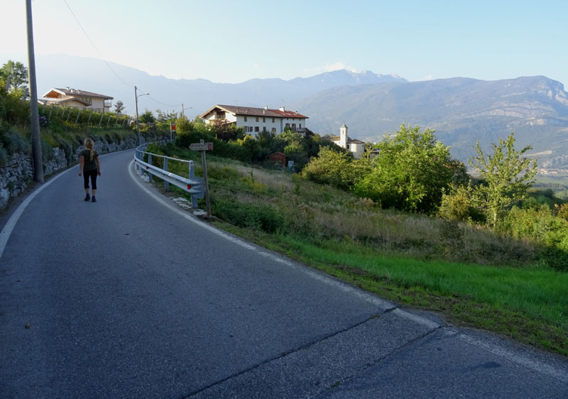 Giro del Monteghello -  sentiero F1 (Rovereto)